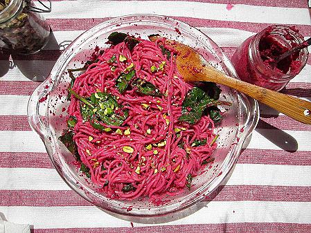 Imagen similar al plato que ofrecemos de espaguetis, tomada de: http://restaurantefinmundo.blogspot.com.es/